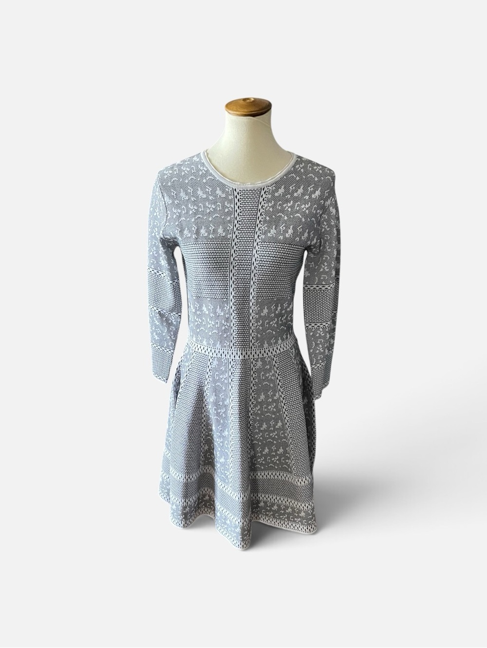 #308, Vintage Gianni Bini, Long-Sleeve Knit Dress, size XL